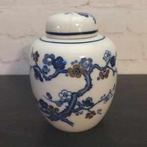 VTG 5" Japanese Ginger Jar Blue, Brown & White Cherry Blossom w/ Lid Urn READ